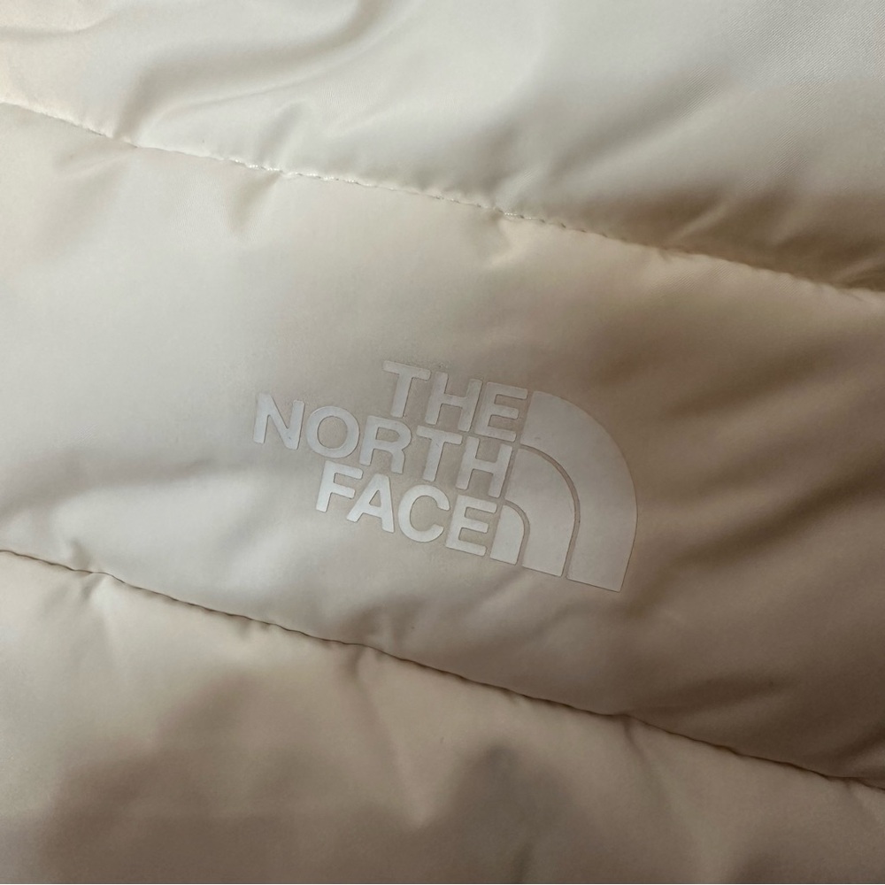 The North Face Women’s Aconcagua 3 Vest
Color: White Dune - Picture 16 of 16